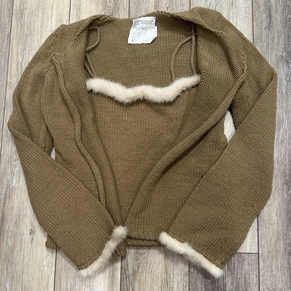 Cashmere and mink sweater set in Mint Condition perfect for Valentine’s Day - Picture 1 of 5